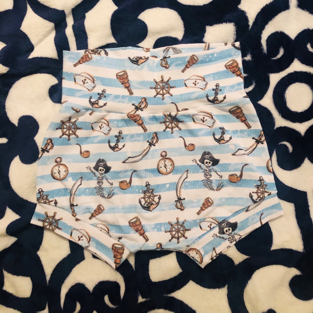 Dan & Noe custom pirate shorties